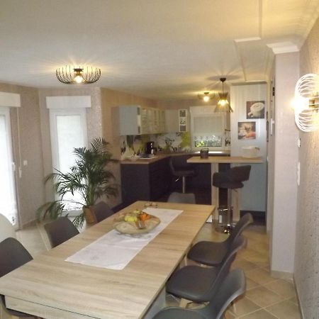 Grosszuegige Ferienwohnung Am Waldesrand Im Seenland Lauta Екстериор снимка
