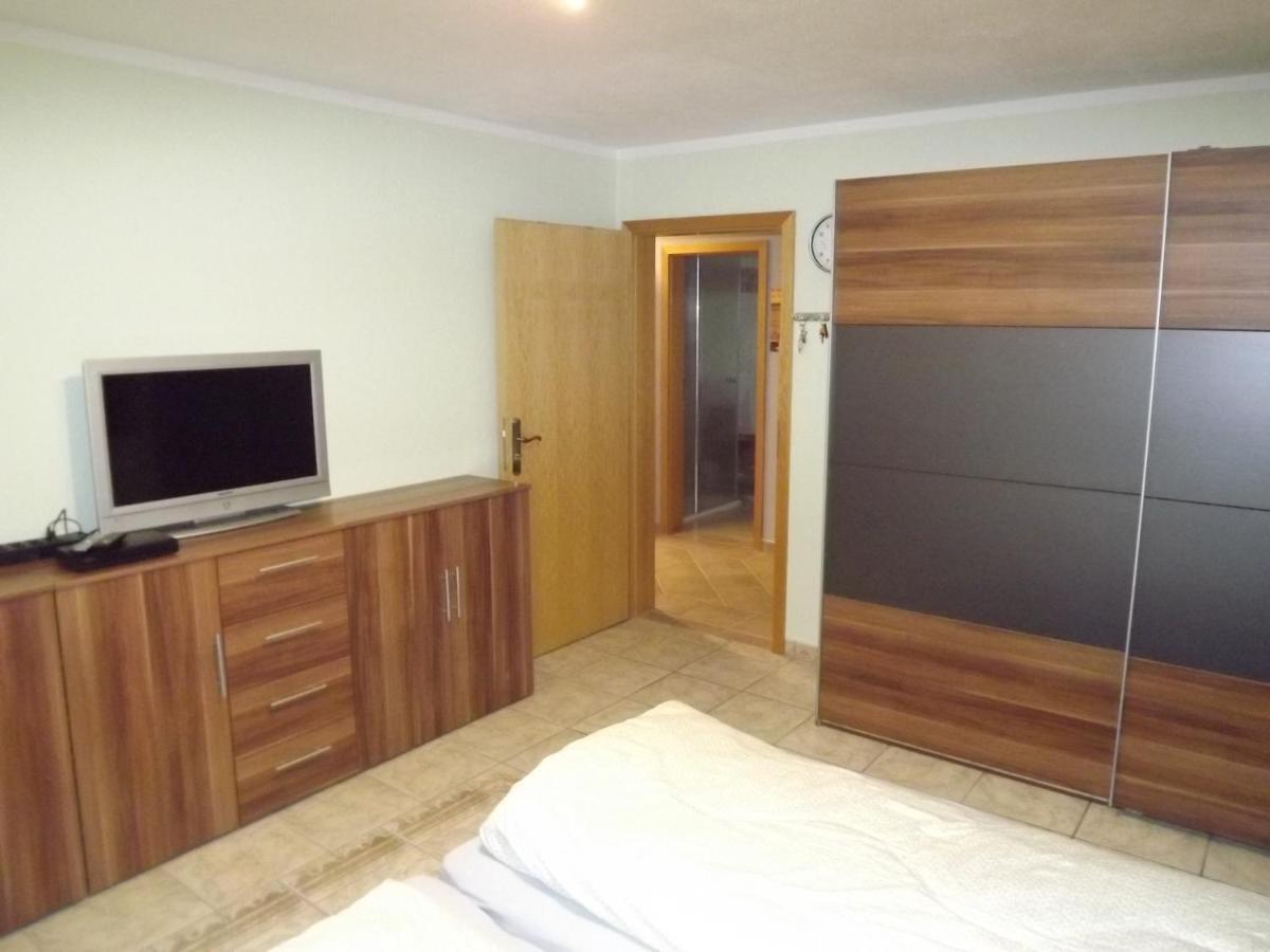 Grosszuegige Ferienwohnung Am Waldesrand Im Seenland Lauta Екстериор снимка